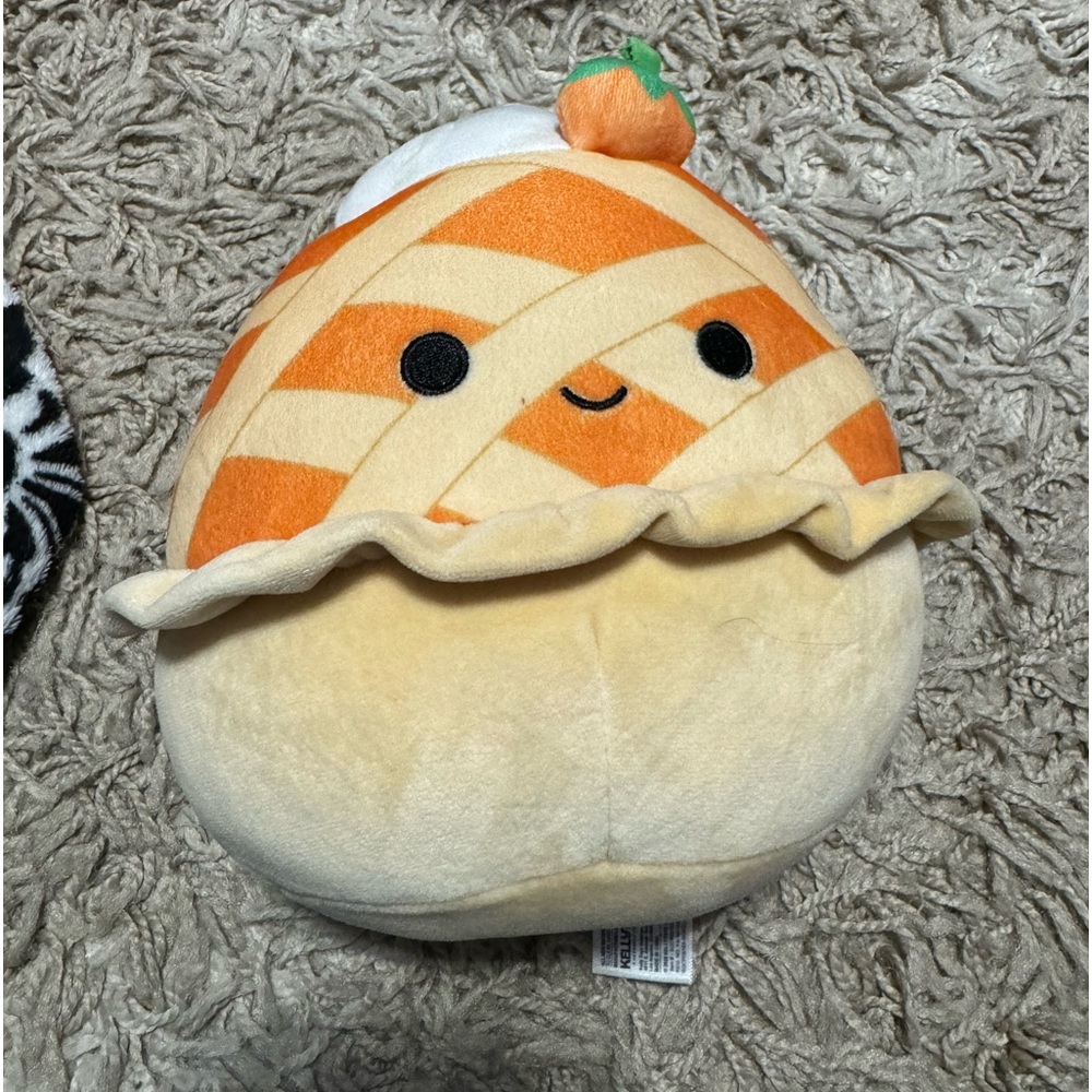 Pumpkin Pie Squishmallow - Picture 1 of 1